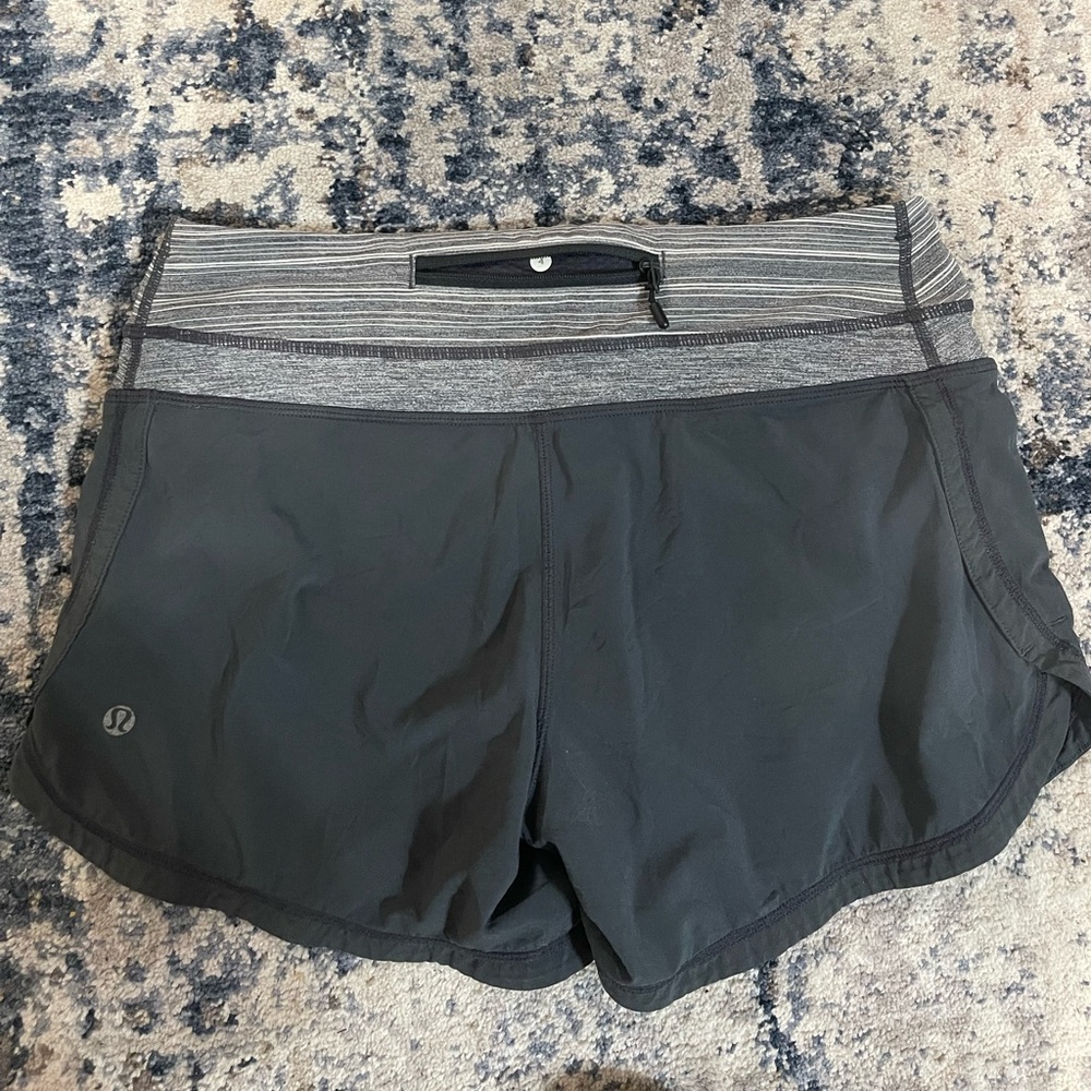 Lululemon shorts size 4